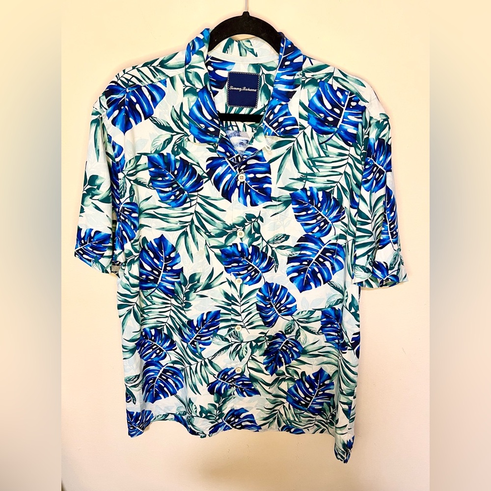 Tommy Bahama L 100% Silk Short Sleeve Button Down Blue Green Leaves
